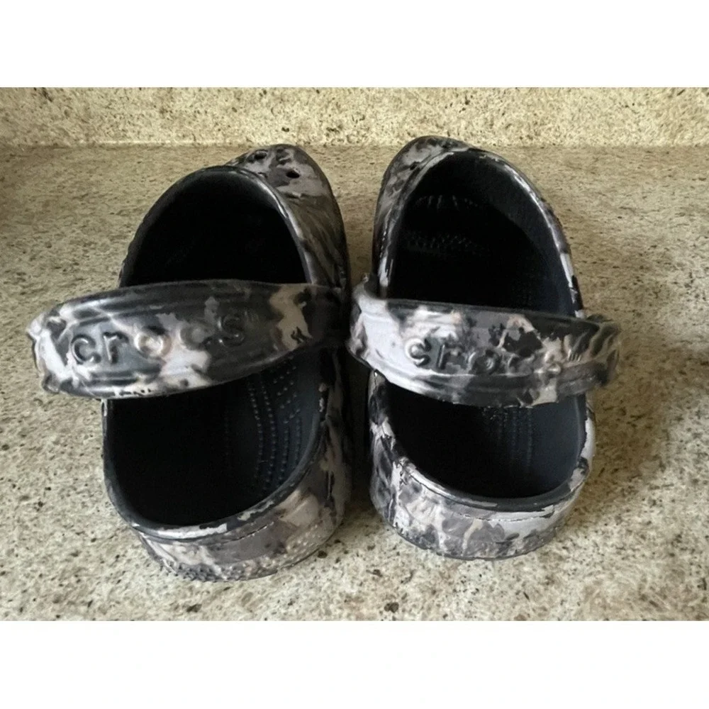 Crocs Gray/Black/White Camo Slip-On Clog Sandals Women's 7 Men's 5